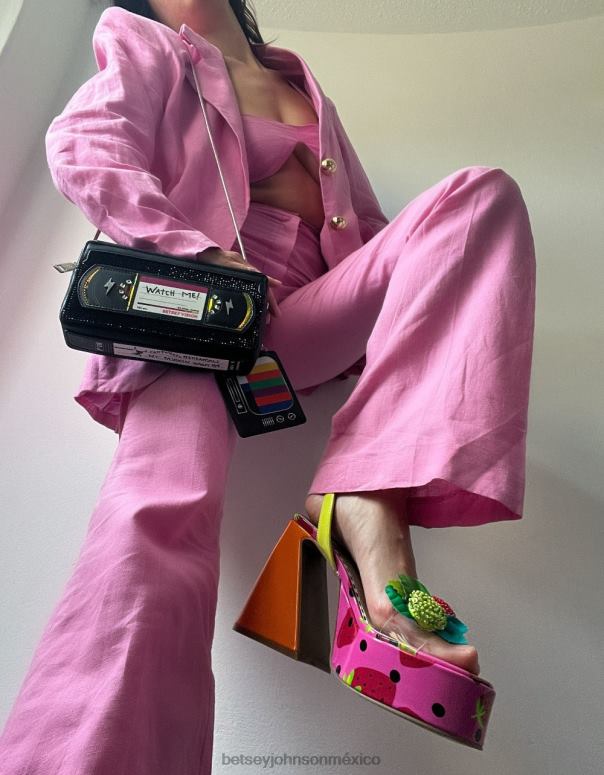 Betsey Johnson accesorios mujer F00V223 kitsch ser amable rebobinar vhs bandolera negro